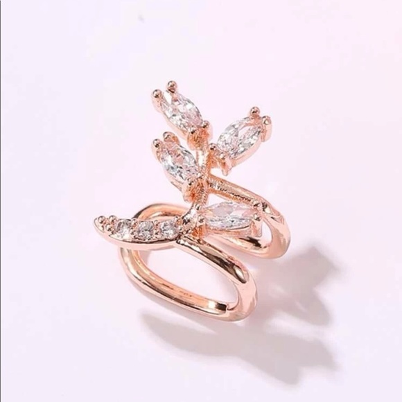Rose gold 4/$25 1pc rhinestone flower ear cuff - Picture 2 of 2